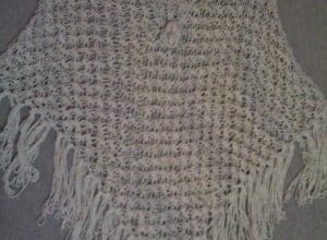 orumcek sal modeli ornegi örgü dantel desenli beyaz motifli