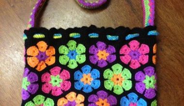 Çiçek motifli örgü çanta