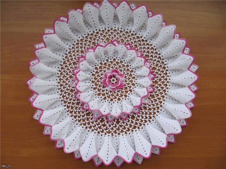 Pembe beyaz dantel oda takımı