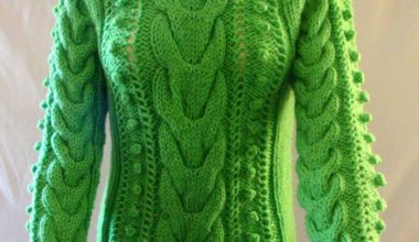 Yeşil boğazlı bayan kazak