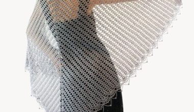 Gri tığ işi bayan şal örneği