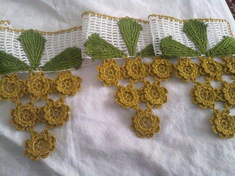 Çiçek motifli havlu kenarı