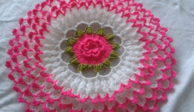 Çiçekli örgü lif modeli