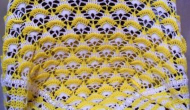 Beyaz sarı örgü battaniye modeli