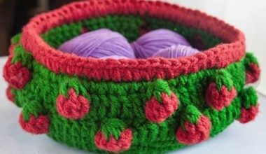 Pembe yeşil örgü sepet