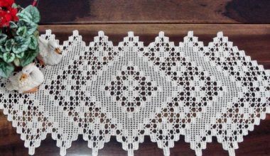 Dantel sehpa örtüsü