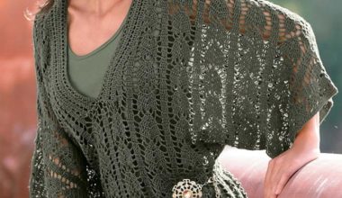 Tığ ile işlenilmiş örgü bayan bluz