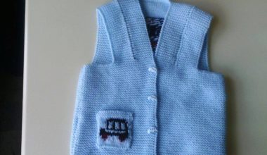 Mavi örgü erkek çocuk yelek