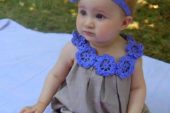 Bebek elbiselerini örgü motifleri ile süsleme