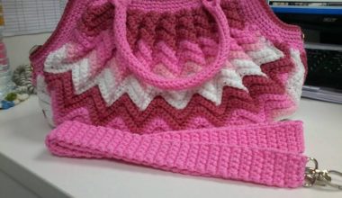 Pembe renkli örgü bayan çanta