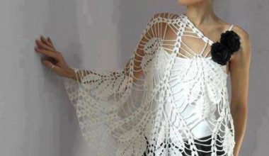 Beyaz örgü bayan şalları