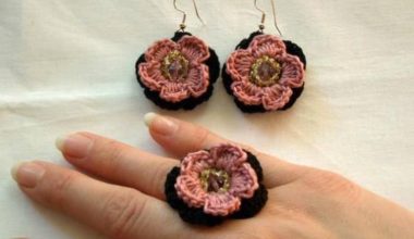 Tığ işi örgü takı modeli