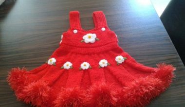 Kırmızı örgü çocuk elbise