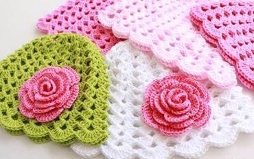 Kız çocukları için örgü bere Kız çocukları için örgü bere