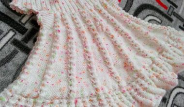 Kız çocukları için örgü elbise