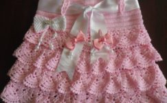 Pembe tığ işi örgü kız çocuk etek