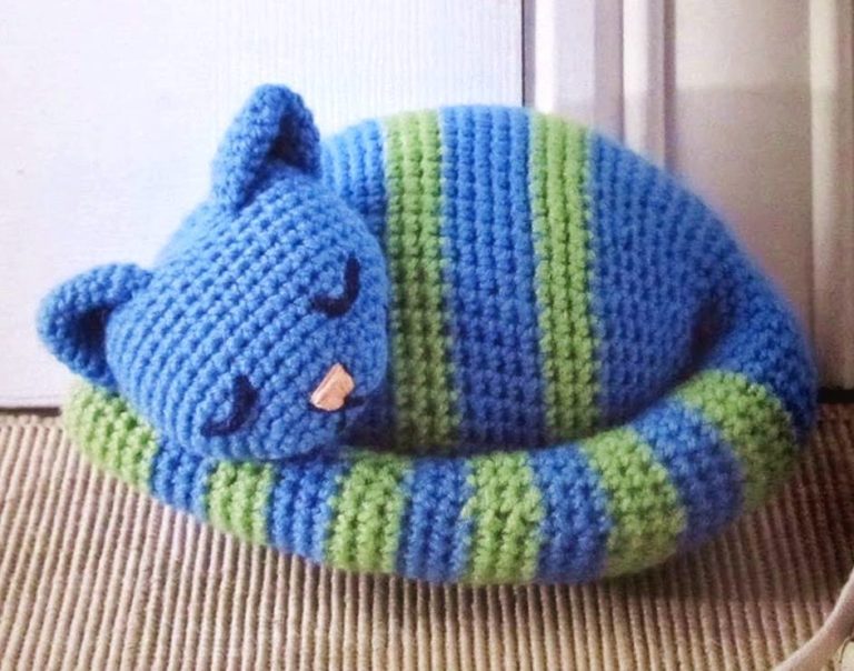 Örgü kedi Resimli Örgü Modelleri