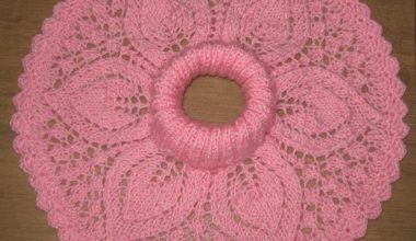 Pembe örgü boyunluk