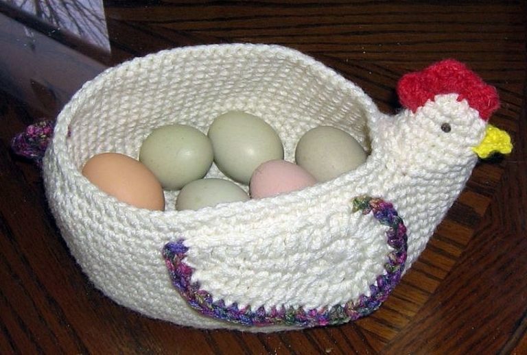 Örgüden yapılmış yumurta saklama kabı