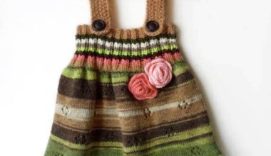 Askılı akıllı ipten işlenilmiş örgü kız çocuk elbise