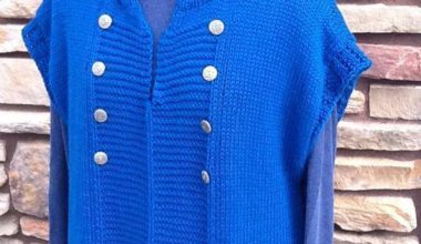 Mavi örgü bayan yelek