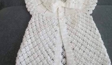 Beyaz örgü çocuk yelek modeli