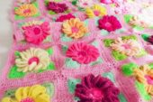 Renkli çiçekli el örgüsü battaniye modeli