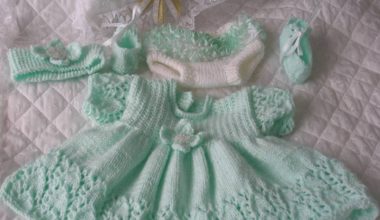 Bebekleriniz için örgü takımlar