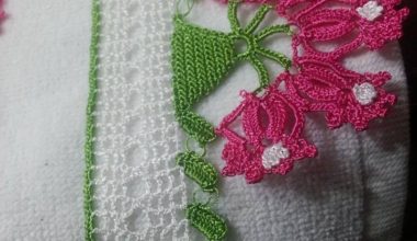 Pembe çiçekli örgü havlu kenarı modeli Pembe çiçekli örgü havlu kenarı modeli