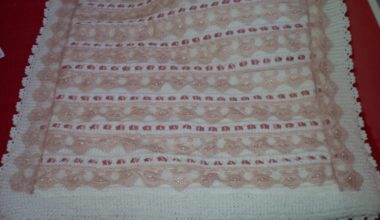 Süslü örgü battaniye örneği