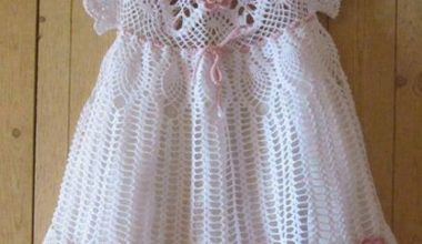 Pembe çiçekli örgü elbise