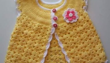 Sarı kız çocukları için örgü yelek