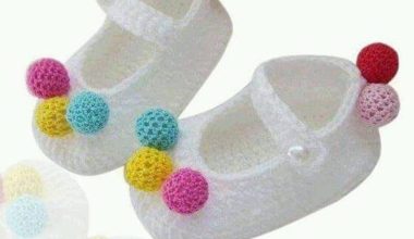 Ponponlu örgü çocuk patik