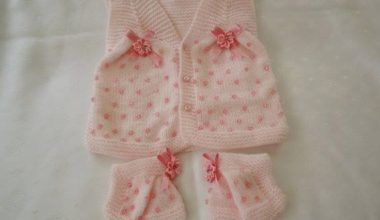 Pembe boncuklu örgü çocuk yelek