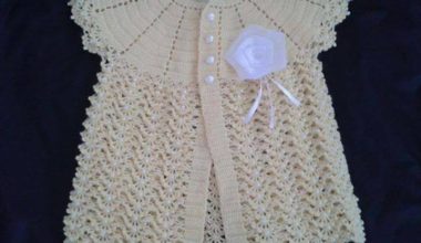 Boncuklu örgü çocuk yelek