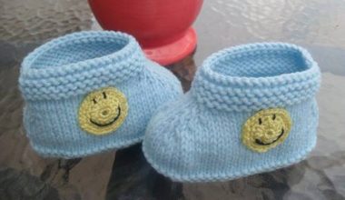 Mavi çocuk örgü patik