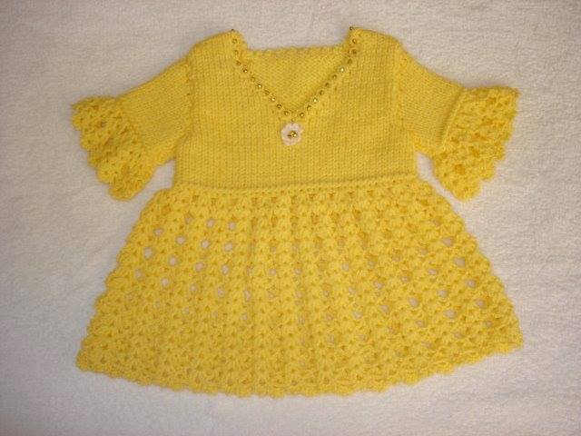 Sarı örgü çocuk elbise modeli