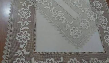 Çiçekli örgü örtüler