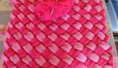 İki renkli örgü battaniye
