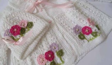 Ç,içekli örgü beyaz çocuk hırka