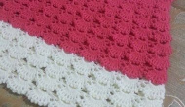 Pembe beyaz tığ işi örgü elbise