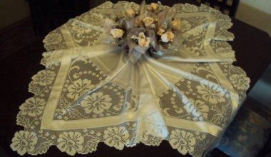 Dantel masa örtüsü modeli