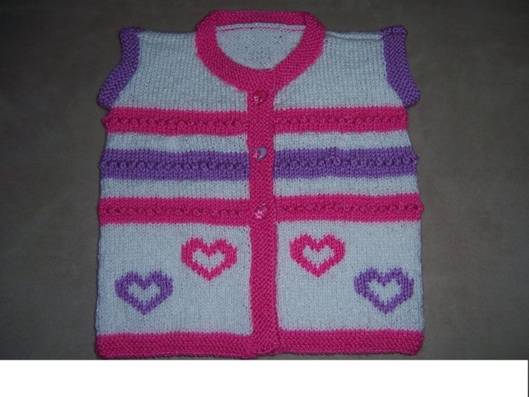 Kalp desenli bebek yeleği