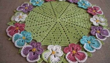 Çiçekli dantel örtü