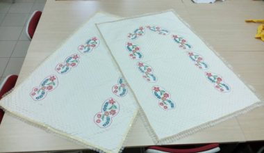 Kanaviçe ile tasarlanmış kapitone seccade