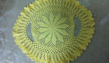 Sarı örgü yelek modeli