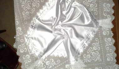 Dantel masa örtüsü