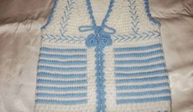 Mavi beyaz erkek çocuk örgü yelek