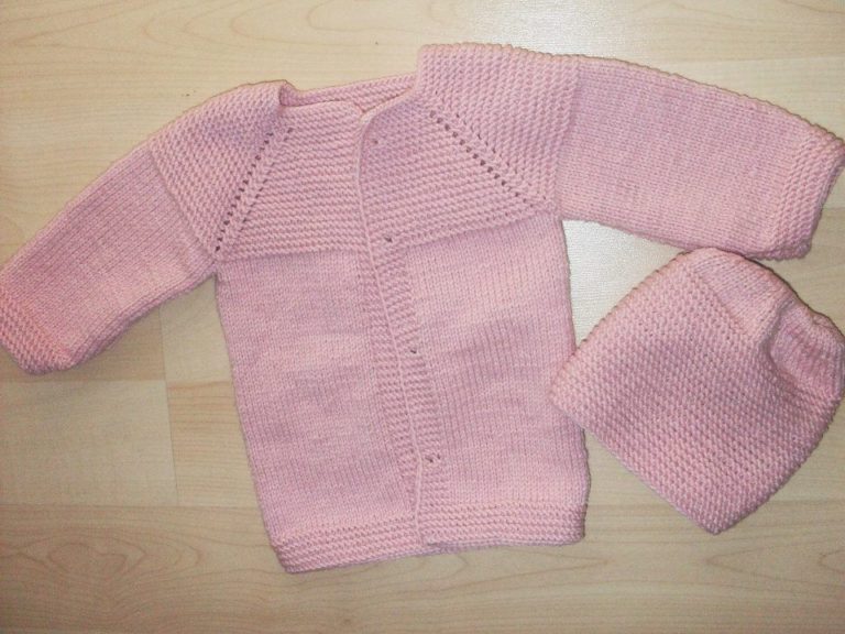 Pembe bebek örgü hırka modeli