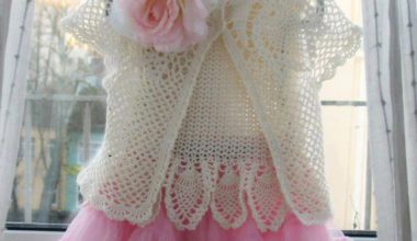 Tığ işi örgü kız çocuk elbise modeli